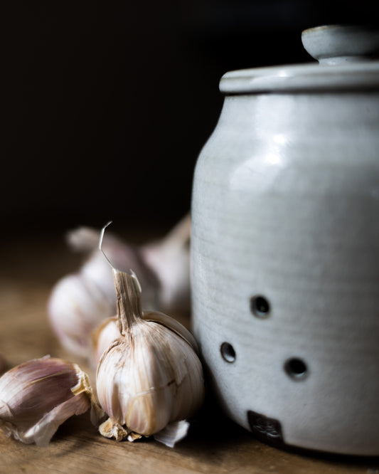 THE POTTERS HOMESTEAD Homegrown Garlic Keeper